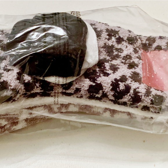 NWT Summer & Rose sock and scrunchie gifts set - Picture 3 of 3